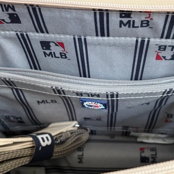 LA Baseball Stitch Beige Tote Bag - Picture 5 of 6